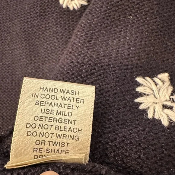 🎄VTG Christopher & Banks Hand Embroidered Christmas Knit Sweater Vest Size Med - Picture 13 of 16